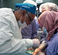 British Surgeon Trains Doctors in Gaza