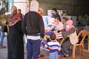 Urgent food distribution in Gaza