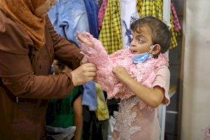 PCRF Distributes Clothes for Gaza Children before Eid