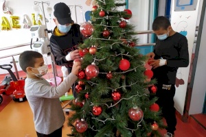Holiday Decorating Bringing Joy and Cheer