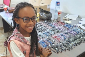 Eyeglass Project Provides Children With Eyeglasses In Gaza