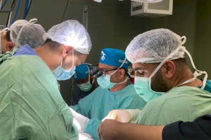 U.S. Hand and plastic surgery team begin mission in Gaza