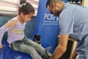 50 Children in South Gaza Receive Specialized Orthopedic Shoes
