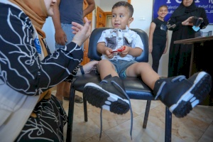 PCRF Central Gaza Team Distributes Medical Shoes to Children