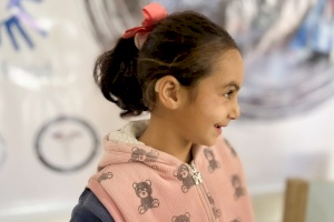 A Child Receives Hearing Aids for the First Time in Gaza