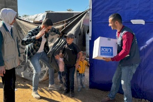 PCRF Team Distributing Zeit Wa Zaatar Parcels in Camps