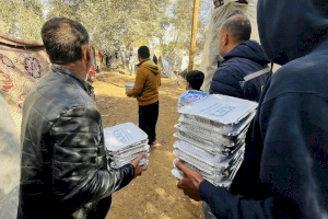 Hot Meal Distribution in Gaza Camps
