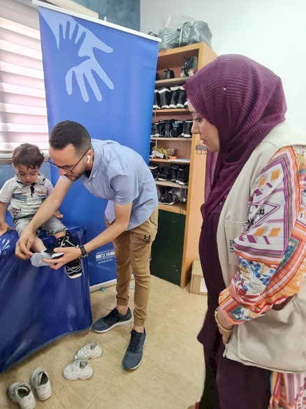 50 Children in South Gaza Receive Specialized Orthopedic Shoes