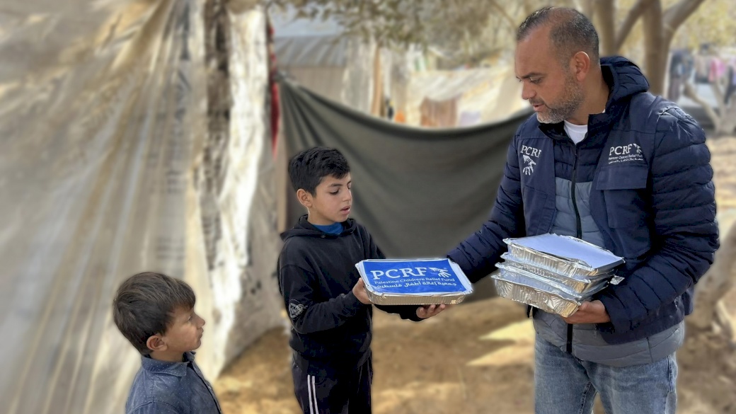 PCRF Provides Hot Meals to Displaced Families in Gaza