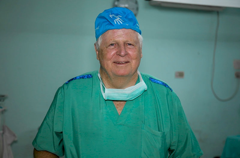 Australian Orthopedic Surgeon Returns to Palestine